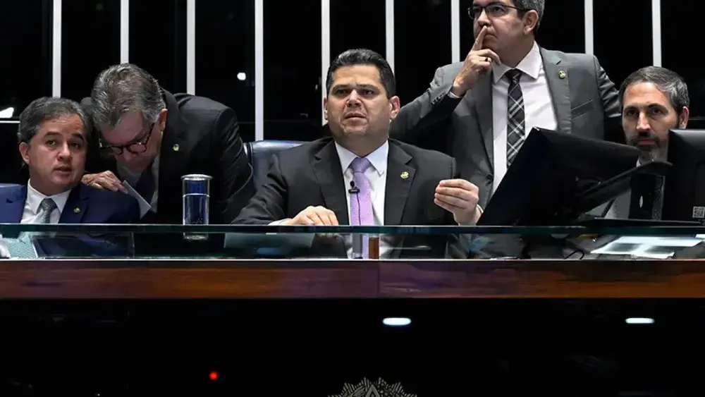 Alcolumbre diz que diálogo com Lula foi restabelecido após encontro