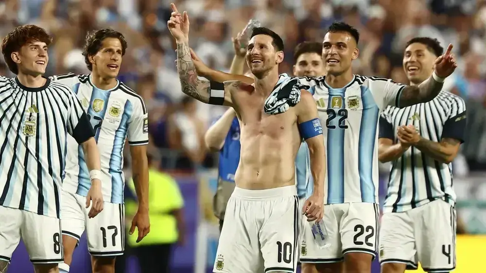 Argentina vence Suíça na prorrogação e encara Inglaterra na semi
