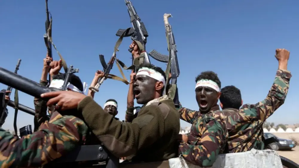 Ataque houthi a navio no Mar Vermelho deixa seis mortos