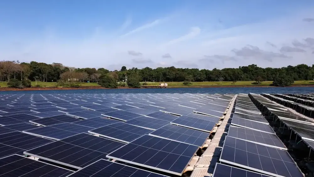 Brasil cai para 5º lugar em energia solar em 2025