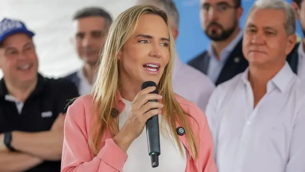 Celina Leão troca secretário de Educação após queda no Ideb do DF