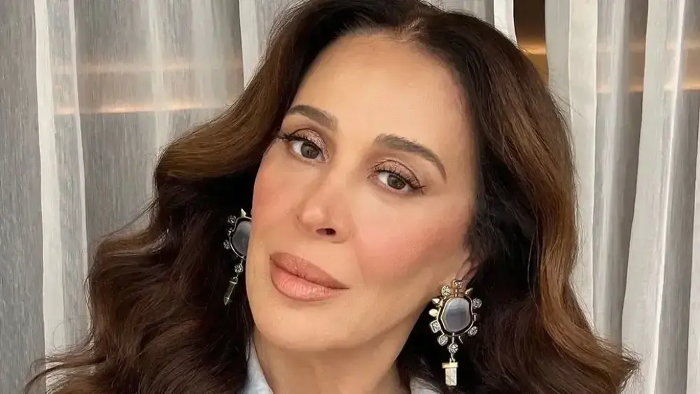 Claudia Raia relembra boatos sobre HIV e apoio a Collor