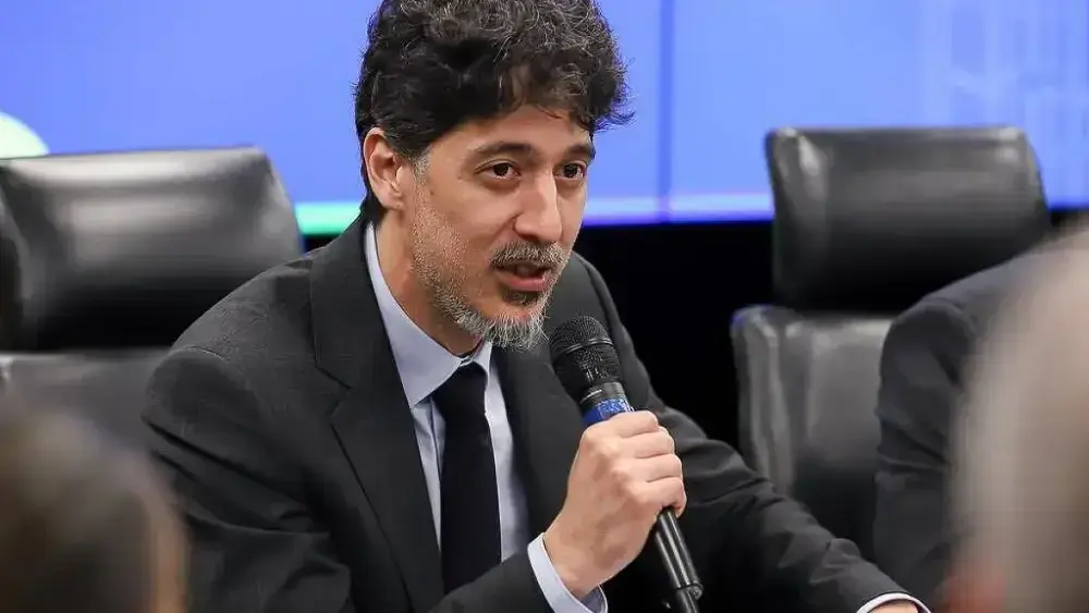 Crime profissionalizado reduz mortes violentas, afirma assessor do governo