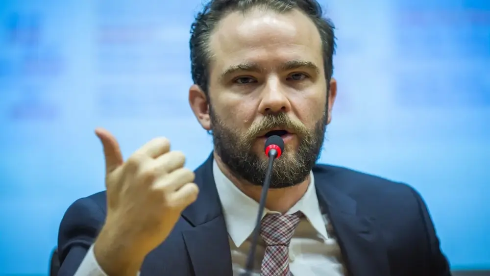 Desenrola para adimplentes será anunciado até o fim do mês