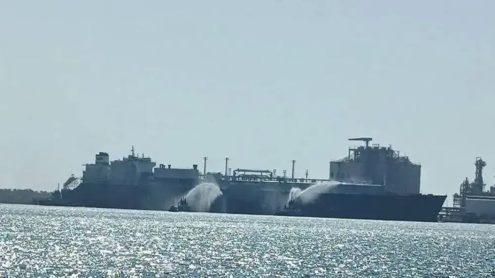 Drones atingem navio dos EUA em terminal de gás no Egito