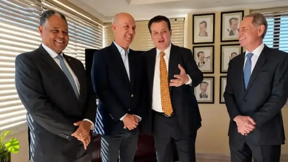 Kassab garante apoio a Arruda em lançamento de chapa
