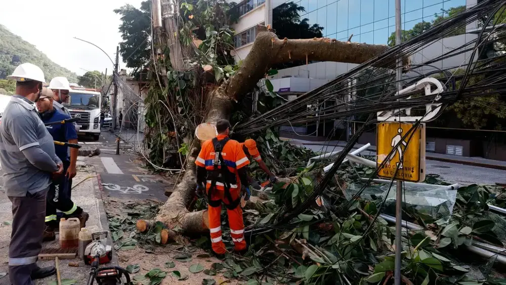 Rede elétrica resiliente: investimento é chave contra temporais