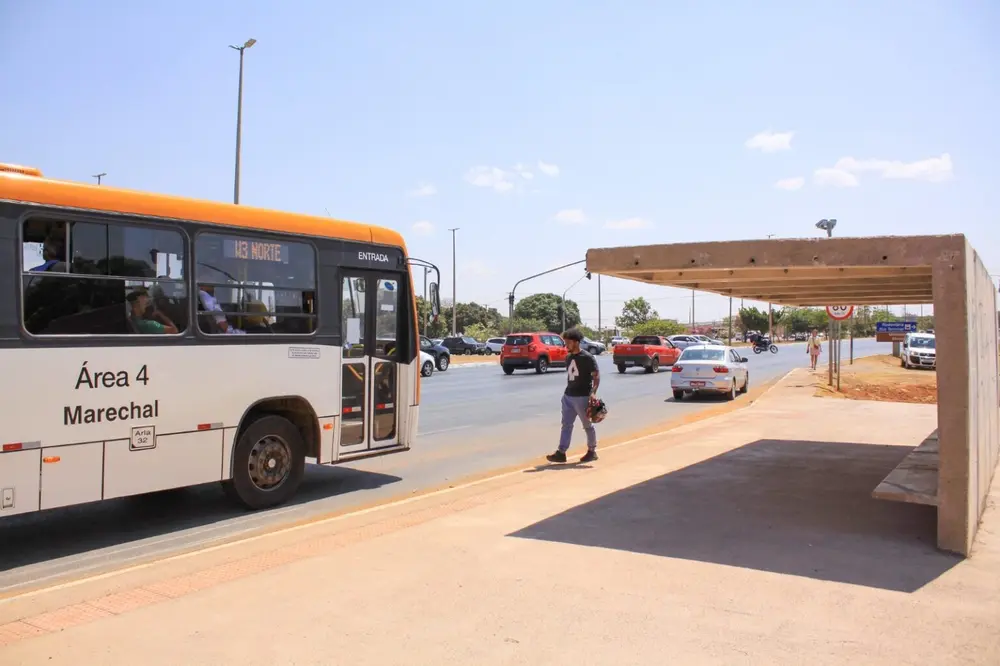 Roubos em ônibus do DF caem 52% em 2025 com tecnologia