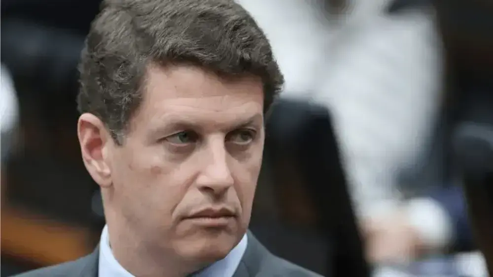 TRE manda Salles tirar vídeo que ataca André do Prado