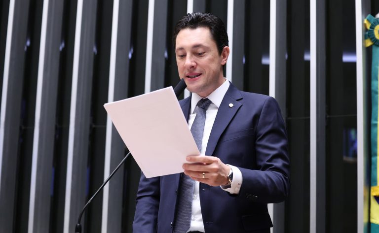 Câmara aprova minirreforma com novas regras para multas e contas partidárias