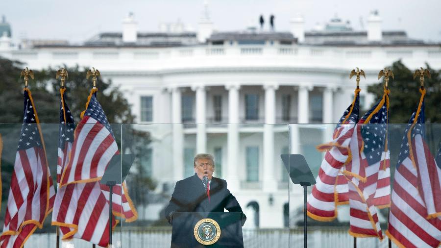 Casa Branca usa tiroteio para justificar salão de Trump