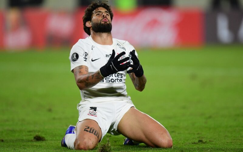 Corinthians empata com Peñarol e garante liderança do grupo na Libertadores