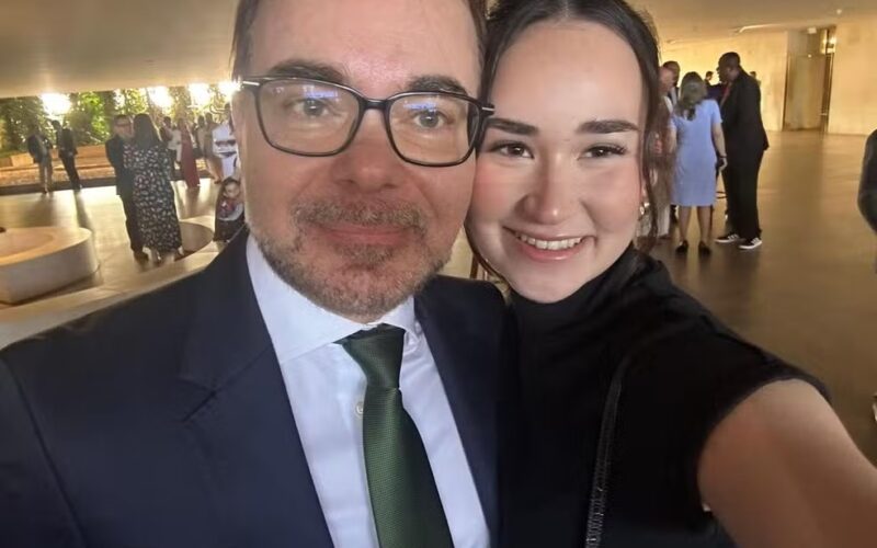Diplomata chora morte da filha atropelada no Rio: 'Era um anjo