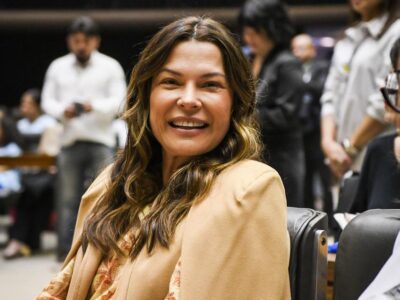 Ex-secretária do DF celebra aniversário e nova fase