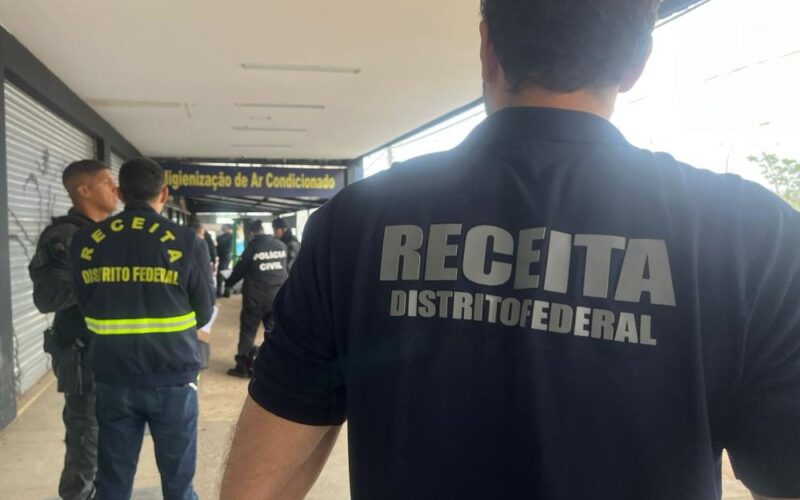 Receita do DF apreende R$ 1,6 milhão em iPhones e 22 MacBooks
