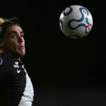Vasco 0x3 Bragantino: torcida protesta e copos atingem Renato