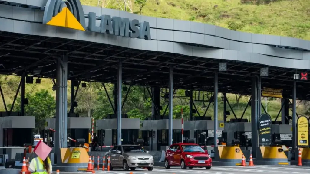 Fluxo em rodovias pedagiadas cai 1% em maio, aponta ABCR